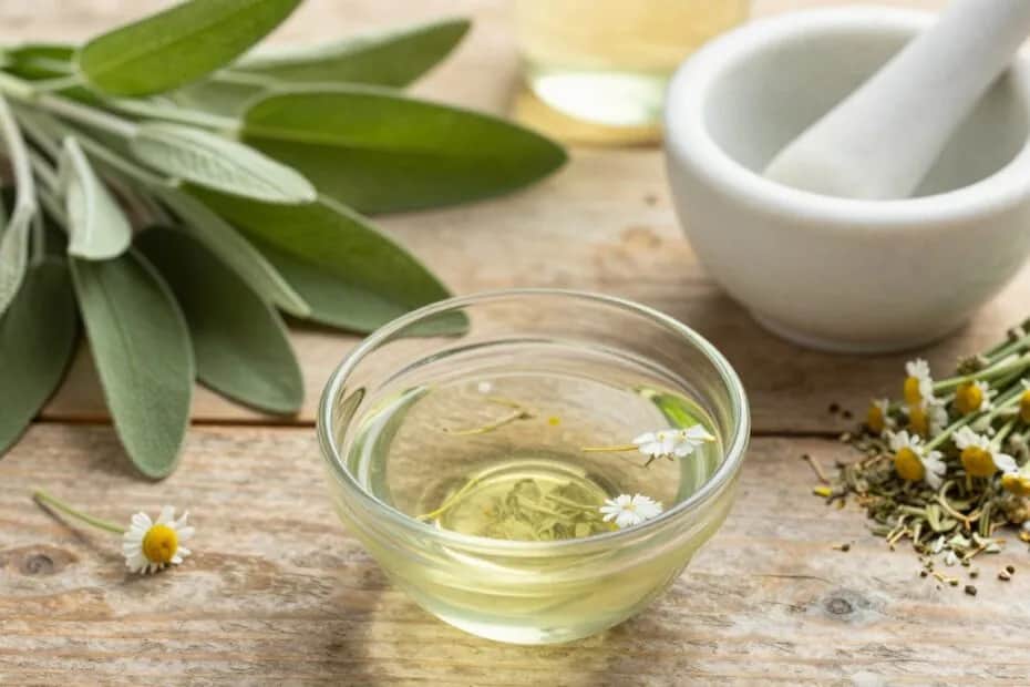 Zapalenie dziąseł: szałwia czy rumianek? Wybierz mądrze!